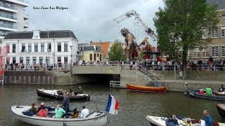 De Reuzen van Royal de Luxe in Leeuwarden 5 18082018 [upl. by Reginnej]