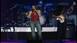 Amores extraños  Laura Pausini live HD [upl. by Morton758]